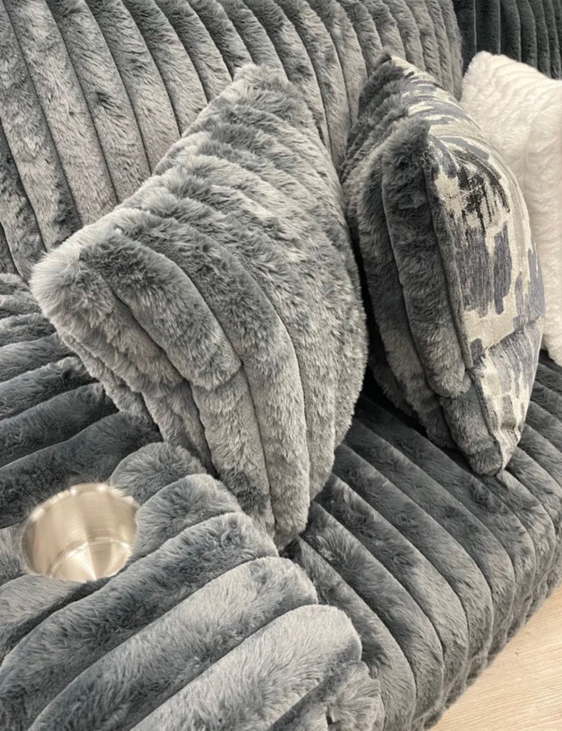 Tess Oversized Sectional UH Moderate