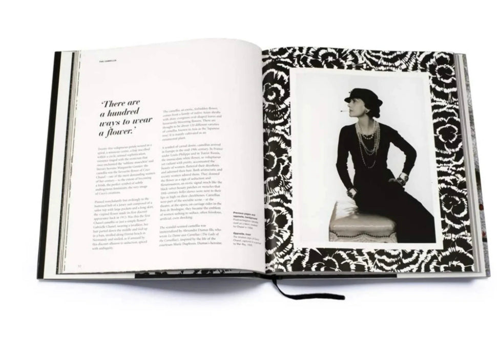 CHANEL Book