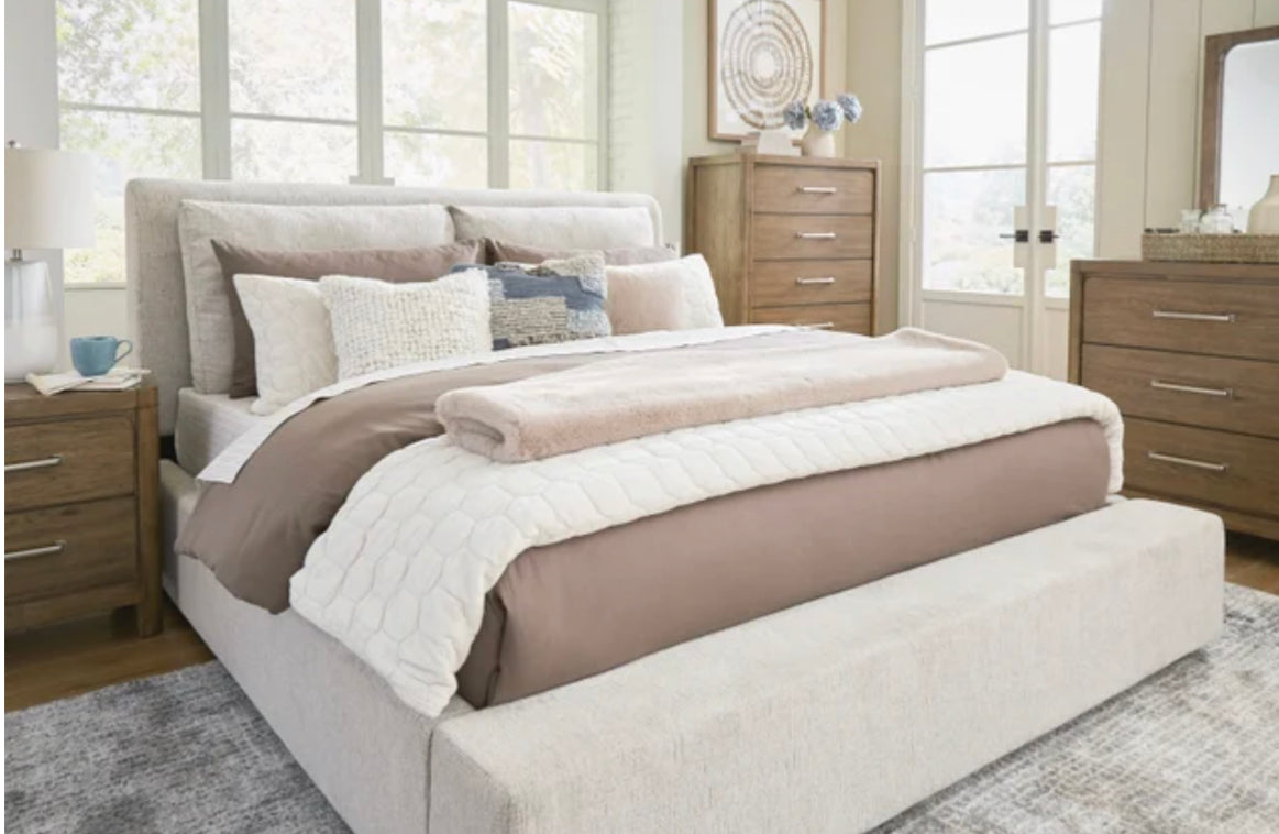 The Beatrice Bed UH moderate SALE